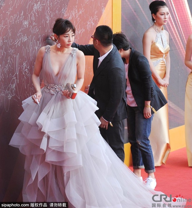 Sao ngoại tình 2017: Người bỏ vợ con theo tình mới, kẻ lấp liếm bằng hình ảnh gia đình hạnh phúc không rõ thật giả